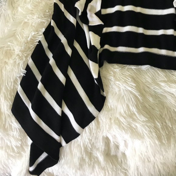 modern striped throw over - Picture 2 of 4